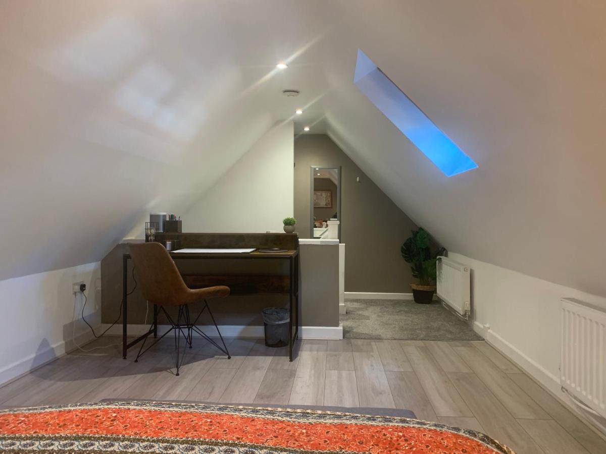 Fantastic Location, Annexe With Hot Tub Villa Warmingham Buitenkant foto