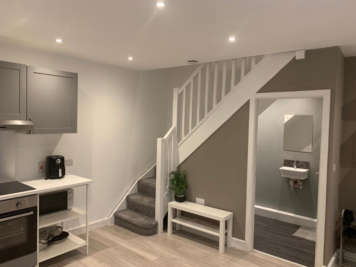 Fantastic Location, Annexe With Hot Tub Villa Warmingham Buitenkant foto